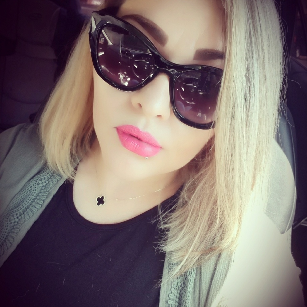 Meet your Posher, Blanca